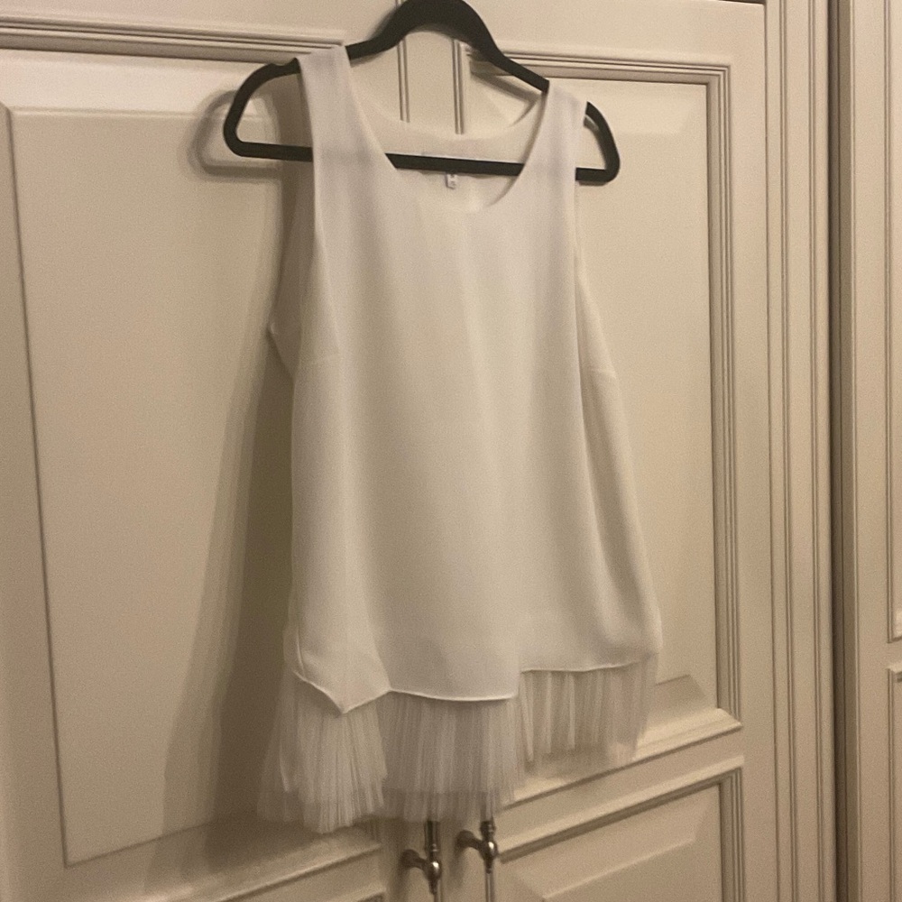 Elegant White Sleeveless Blouse
